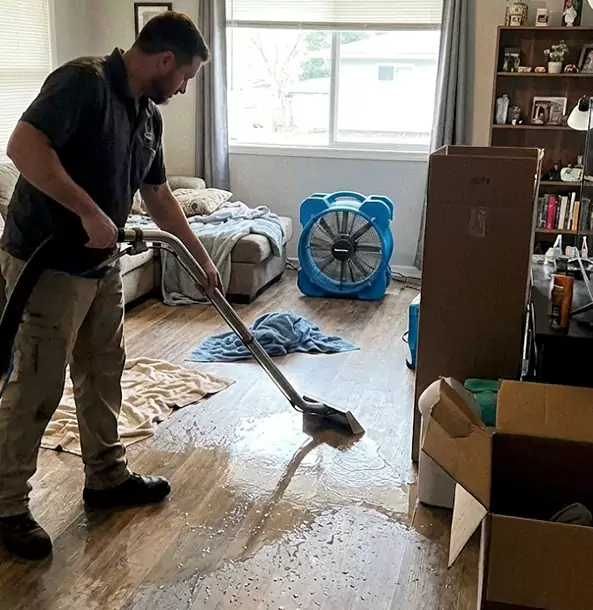 Why Aragon Chooses Aragon Restoration Pro for Water and Mold Restoration?